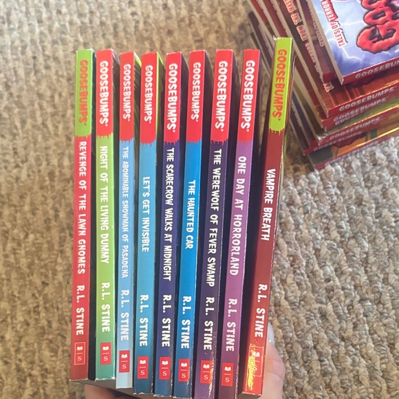 Goosebumps Book Collection - Picture 2 of 3